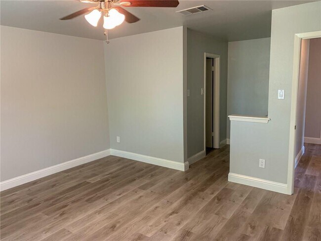 Building Photo - 1604 Holstein Dr