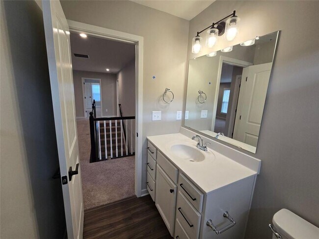 Building Photo - 196 Catalpa Grv