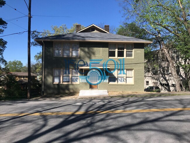 Building Photo - *New Price*  Newly Renovated Immaculate Condo In Hillcrest!!!!!  Just Blocks from UAMS!!