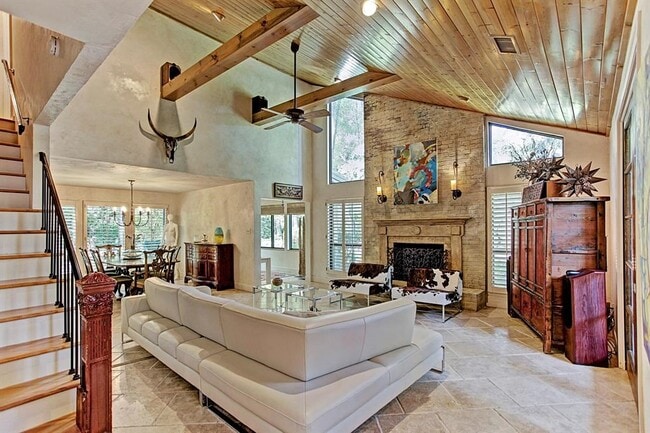 Building Photo - 2607 Crossvine Cir