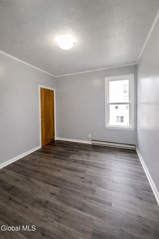 Building Photo - 300 Division St