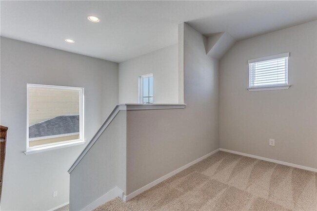 Building Photo - 131 Trailside Ln