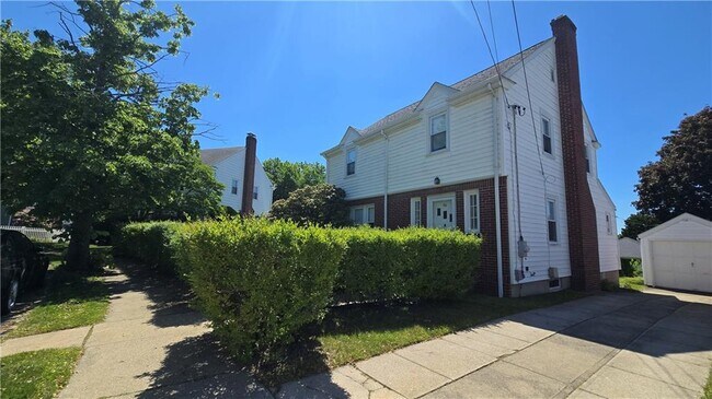 Building Photo - 63 La Salle Dr