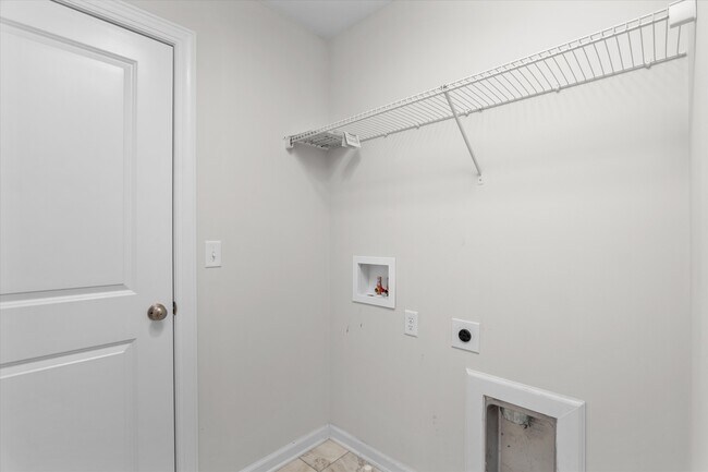 Building Photo - 948 Newburn Dr