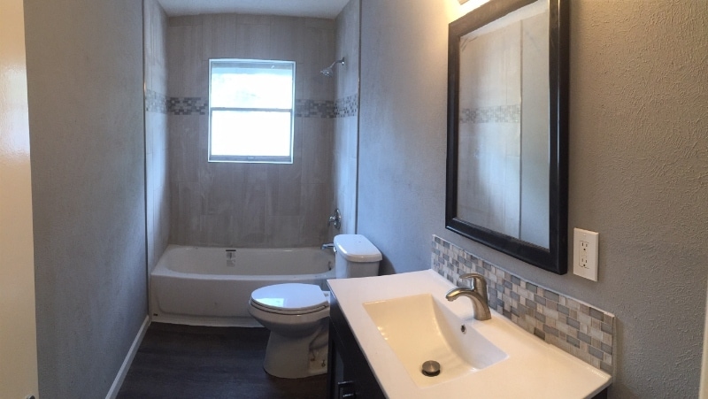 Building Photo - 1527 Hillside Dr