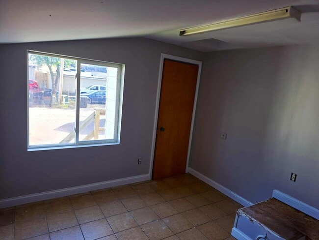 Building Photo - 106 7th Ave S