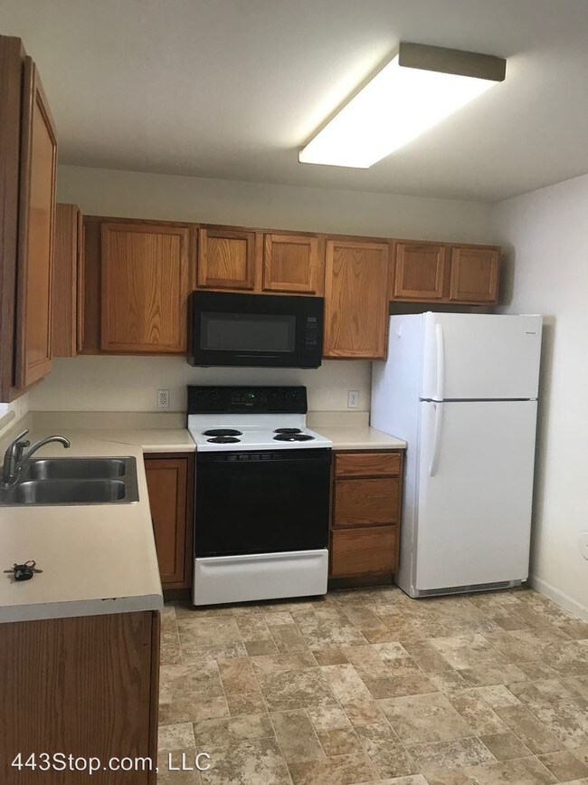 Building Photo - 3204 Dove Dr