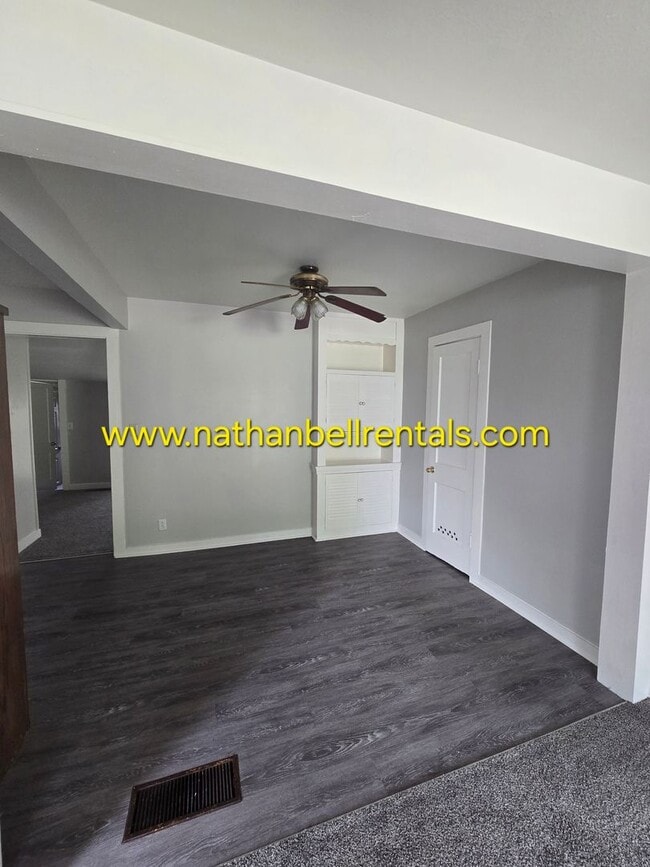 Building Photo - Single-Family Home: 3 Bed, 2 Bath