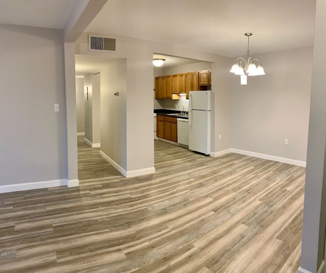 Building Photo - Stoneview Homes