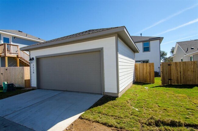 Building Photo - 2136 Pecan Island Dr