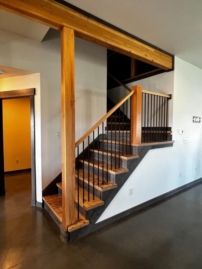 Building Photo - Gorgeous Single Family Home for Rent in Ma...