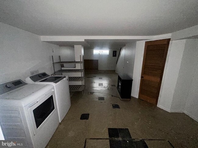 Building Photo - 4655 Benson St