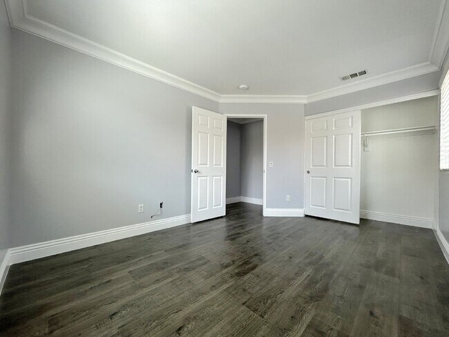 Building Photo - 12445 Sonoma Dr