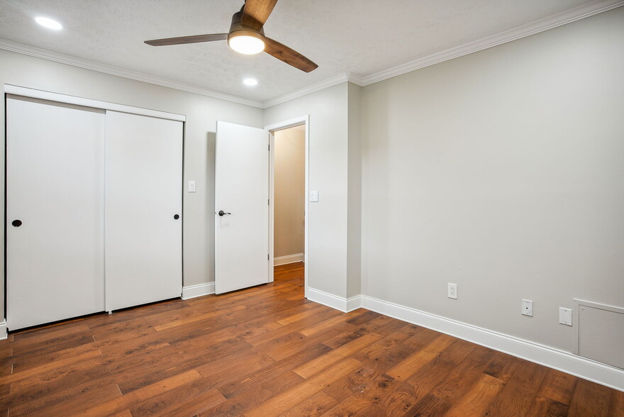 Building Photo - 700 Alta View Ct