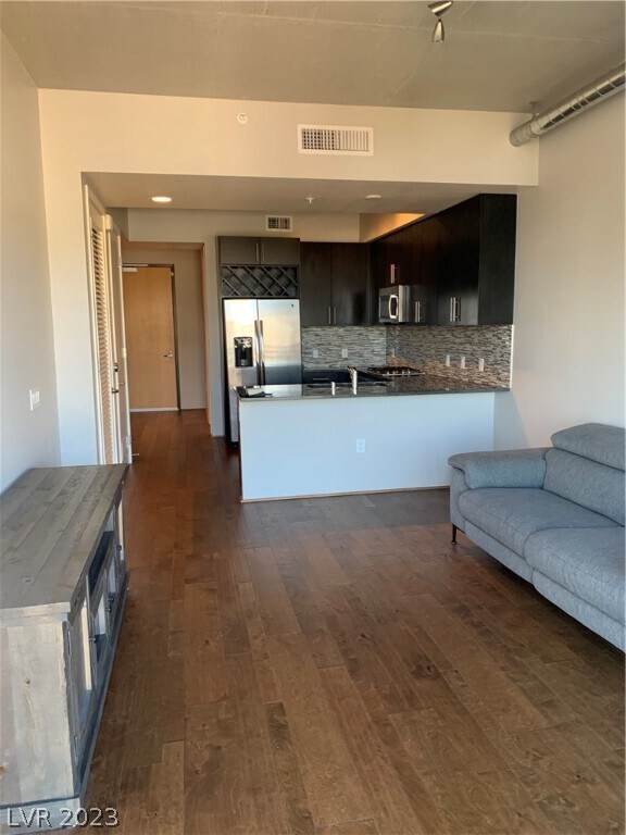 Building Photo - 353 E Bonneville Ave