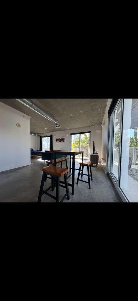 Building Photo - 455 NE 25th St