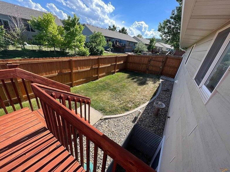 Building Photo - 6905 Mulberry Dr