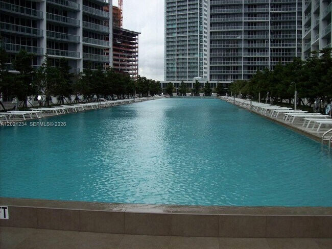 Building Photo - 475 Brickell Ave
