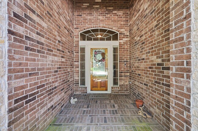 Building Photo - 1912 Hill Manor Dr