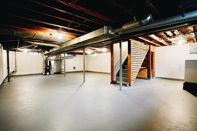 Building Photo - 22000 Gardner St