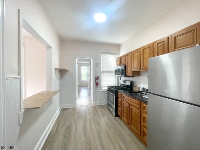 Building Photo - 620 15th St