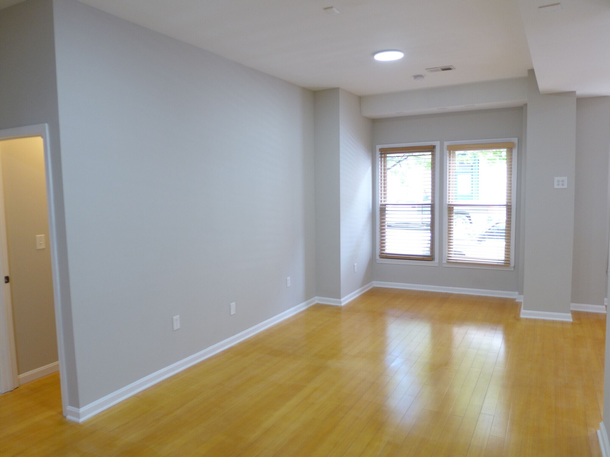 Building Photo - 324 Park Ave