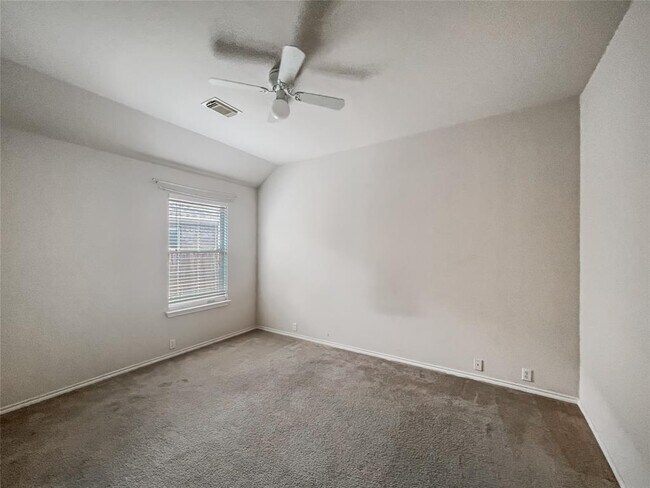 Building Photo - 11112 Jockey Bluff Dr