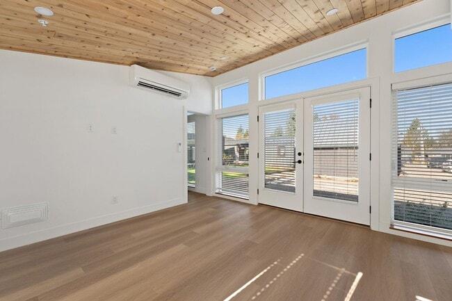 Building Photo - Morris Street Commons Modualr Living! 2/1