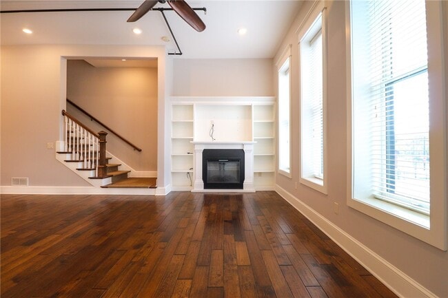 Building Photo - 64 E Market St