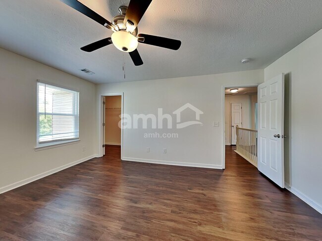 Building Photo - 1668 Comanche Run