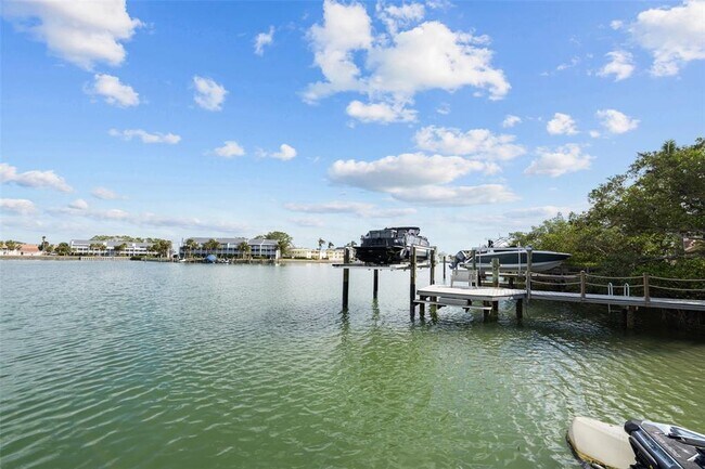 Building Photo - 12116 Lagoon Ln