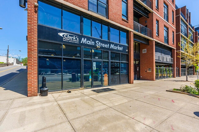 Building Photo - 525 W Main St