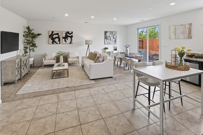 Building Photo - Gorgeous West Roseville Solar Home