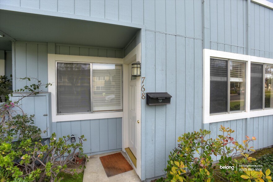 Building Photo - 768 Comet Dr