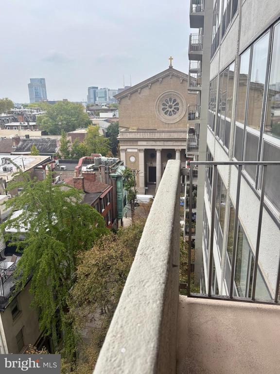 Building Photo - 224 W Rittenhouse Square