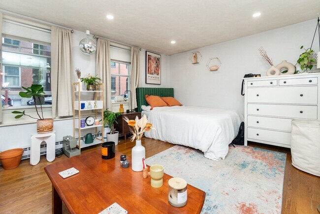 Building Photo - 34 Washington St