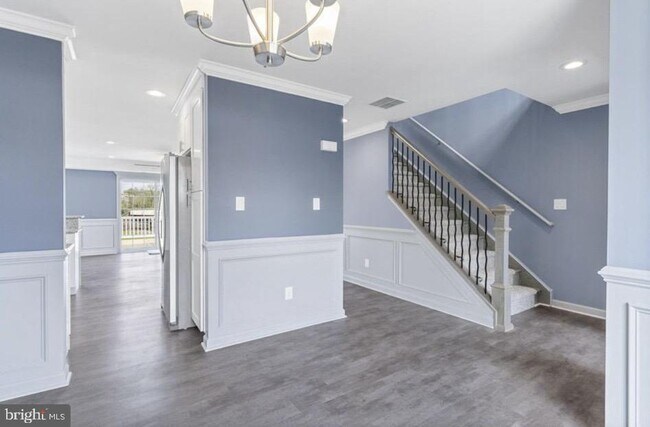 Building Photo - 802 Sixth Ave