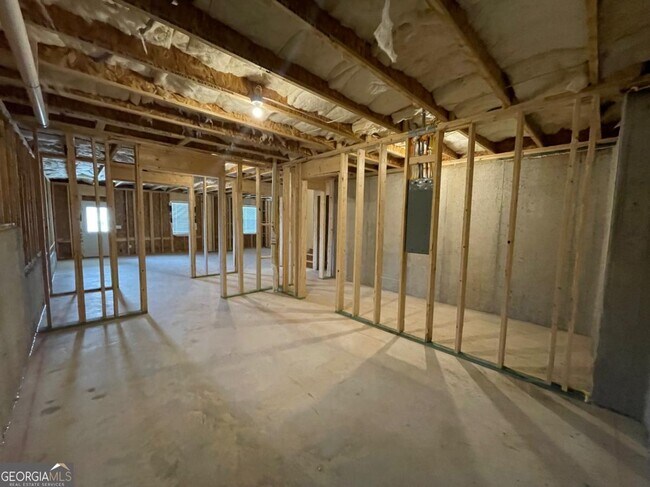 Building Photo - 7214 Whitewater Dr