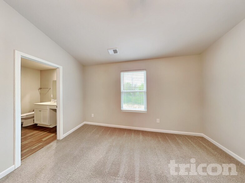 Building Photo - 201 Rustling Way