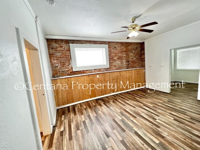 Building Photo - 2 bedroom on the main floor of a duplex on Main St!