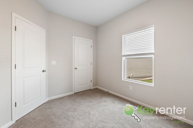 Building Photo - NOVEMBER FREE RENT!! 5 Bedroom 3 Bath Home...