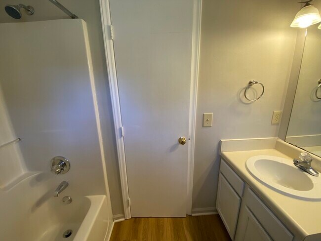 Building Photo - 4036-103 Greenleaf