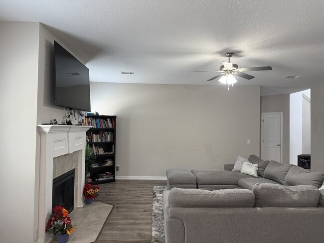 Building Photo - 261 Sapwood Wy