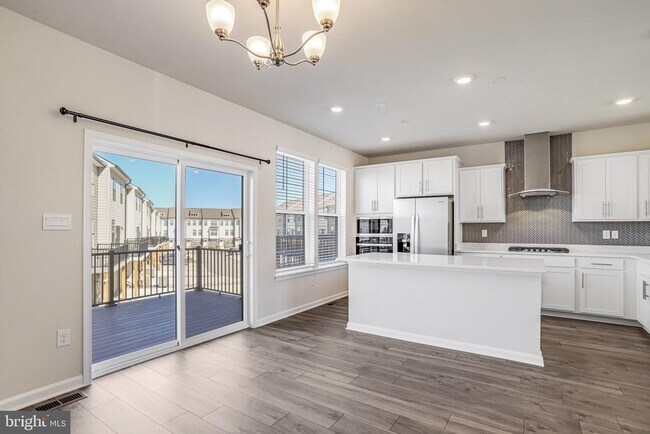 Building Photo - 421 Ensemble Wy