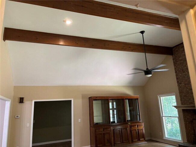 Building Photo - 674 Clarke Trail