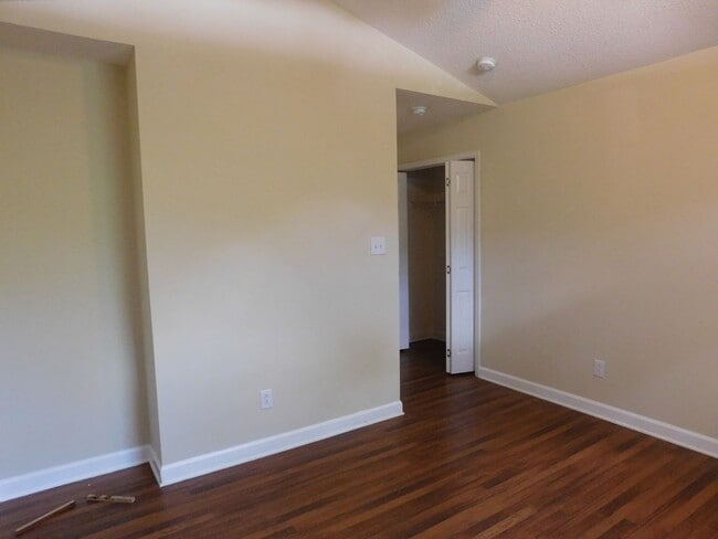 Building Photo - 207 Tobiano Dr