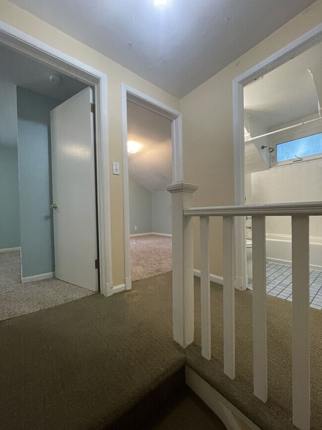 Building Photo - Three Bedroom House for 2026/27!