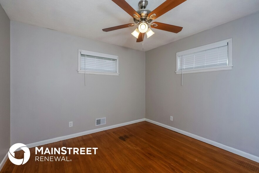 Building Photo - 8808 Fernview Dr