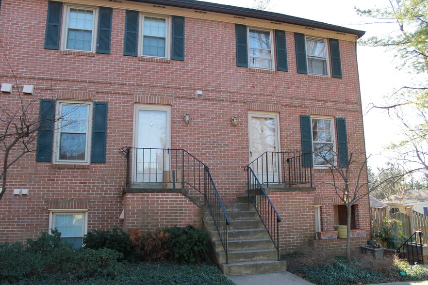 Building Photo - 227 Katie Ct