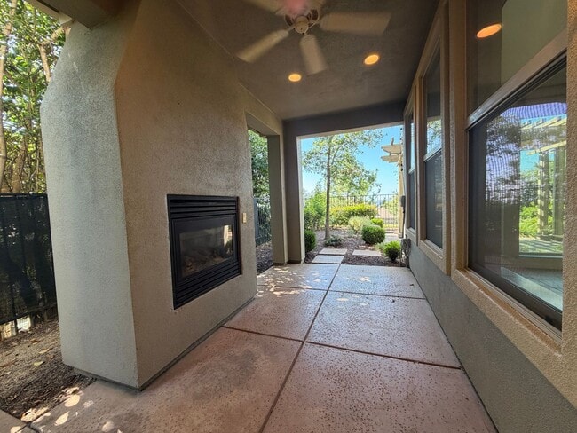 Building Photo - 1014 Gamay Dr